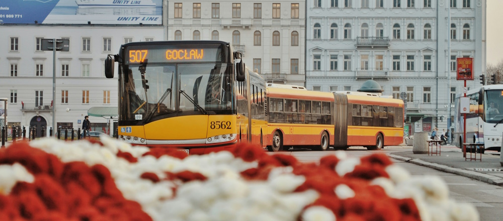 Buses in Warsaw by Valentyn Chernetskyi on Unsplash